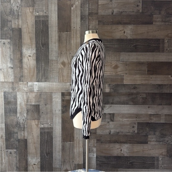 NWT! Belldini black white zebra stripes top medium animal print low key luxe - Picture 9 of 13
